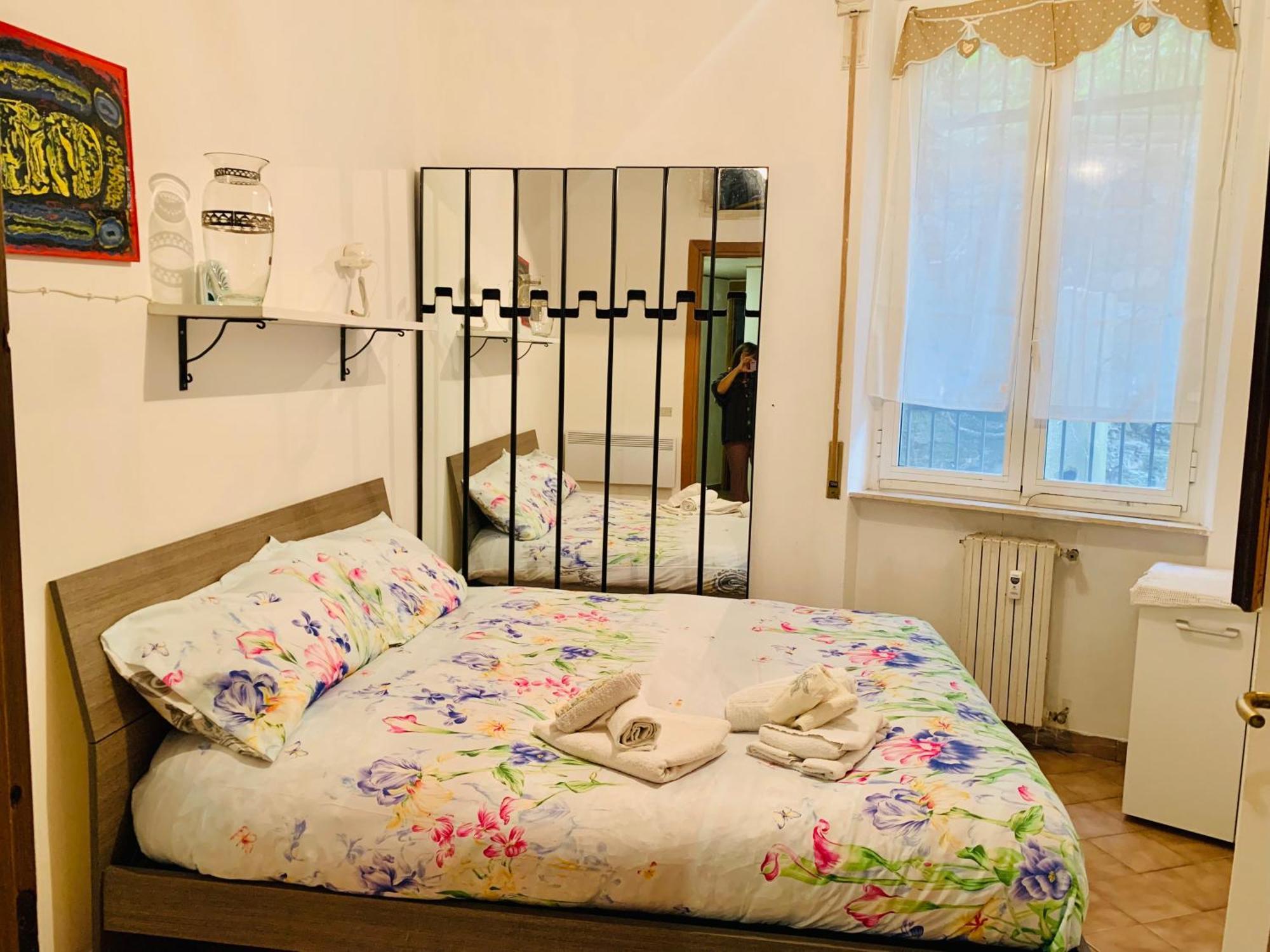 A Due Passi Dal Centro 2 Camere Matrimoniali Wifi Cenova Dış mekan fotoğraf