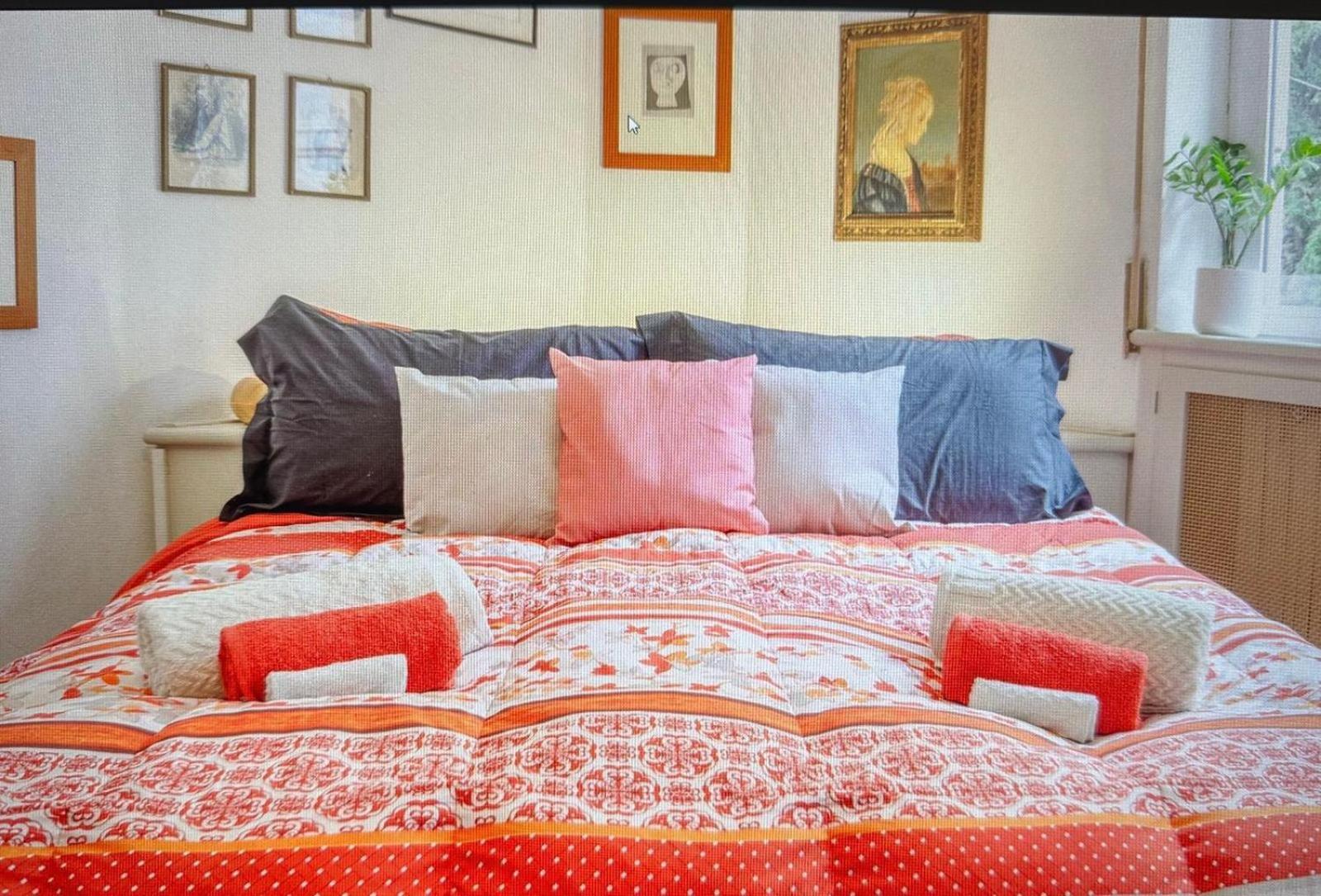 A Due Passi Dal Centro 2 Camere Matrimoniali Wifi Cenova Dış mekan fotoğraf